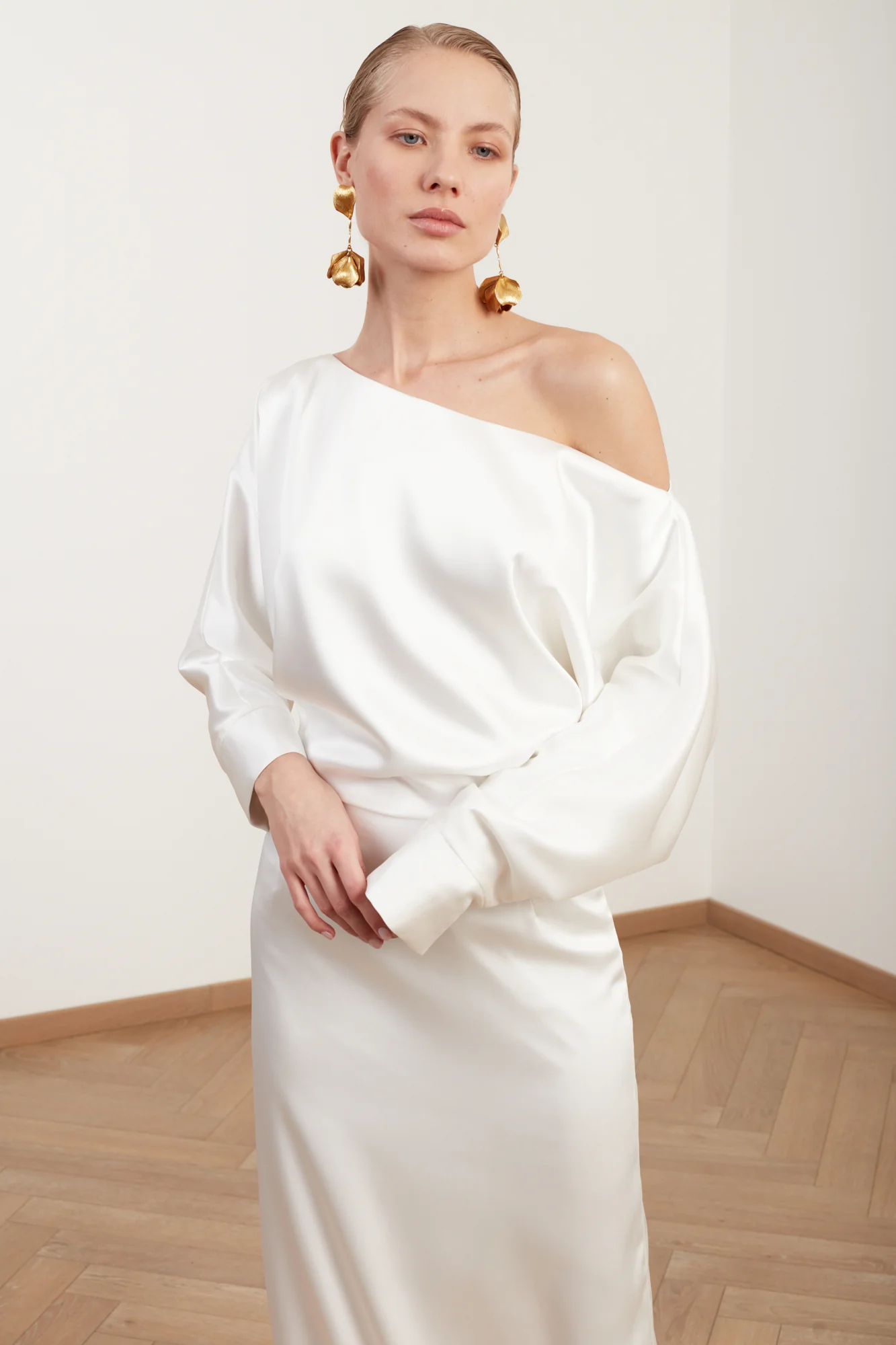 AGALIA soft satin off-the-shoulder maxi wedding dress with open shoulder - Image 2
