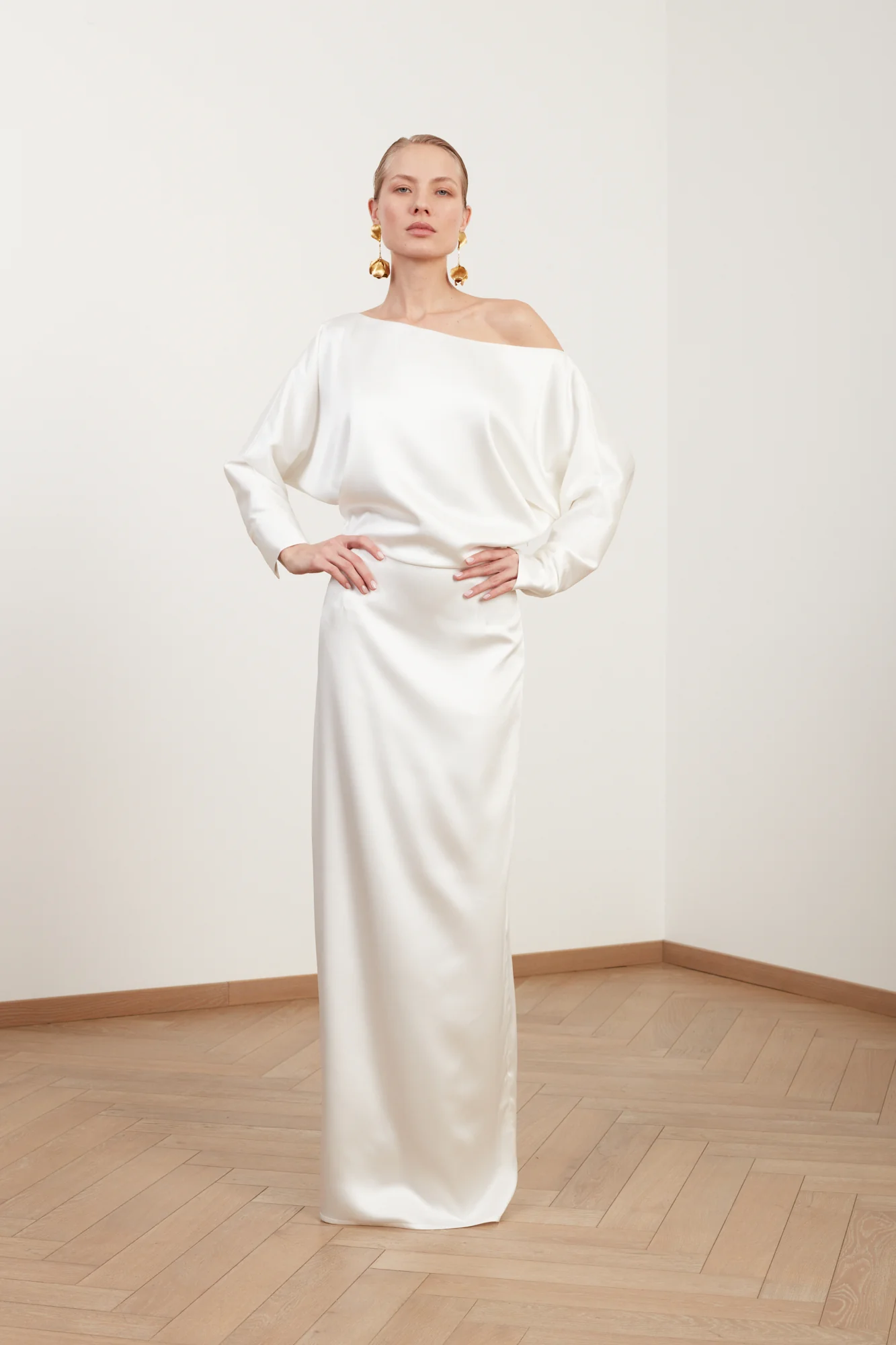 AGALIA soft satin off-the-shoulder maxi wedding dress with open shoulder - Image 5