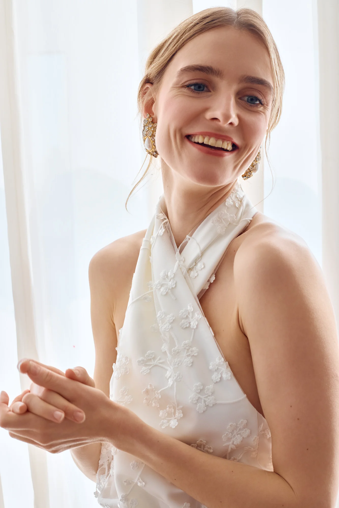 ALIUR White Lace Wedding Gown with X Neckline - Image 6