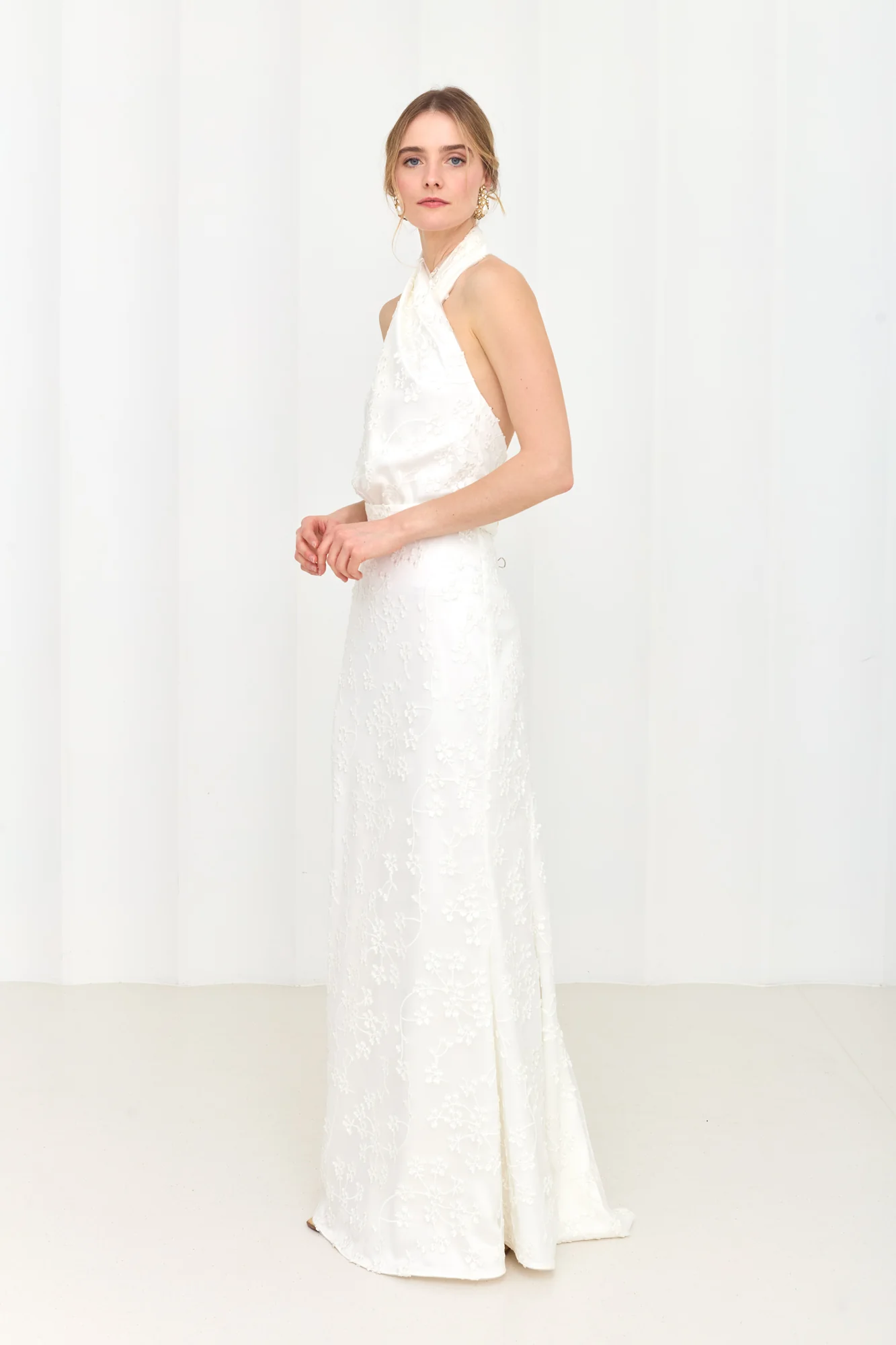 ALIUR White Lace Wedding Gown with X Neckline - Image 7