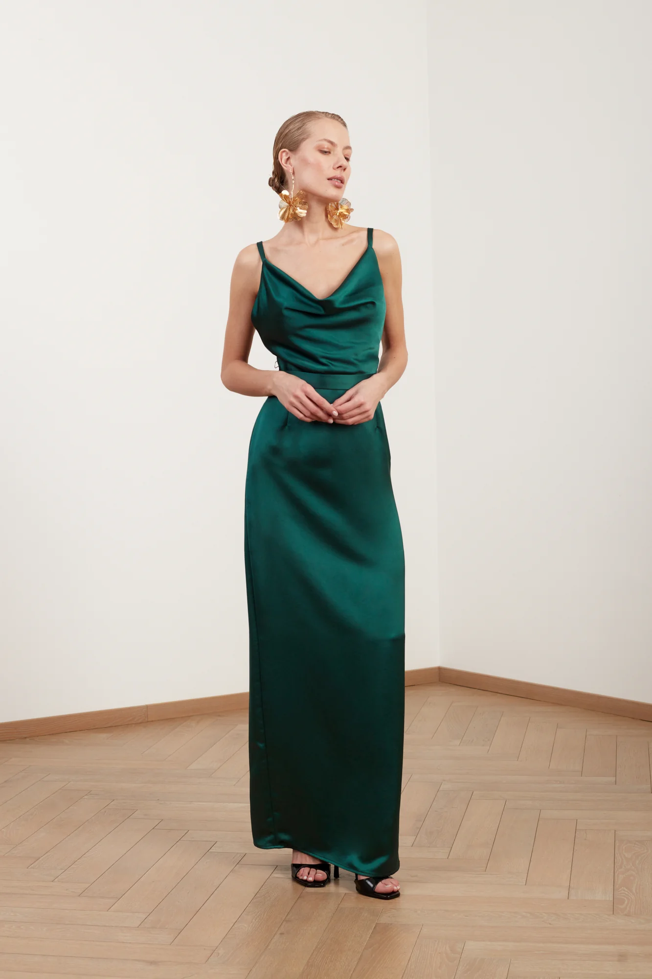AMILA deep green maxi dress with open back - Image 10