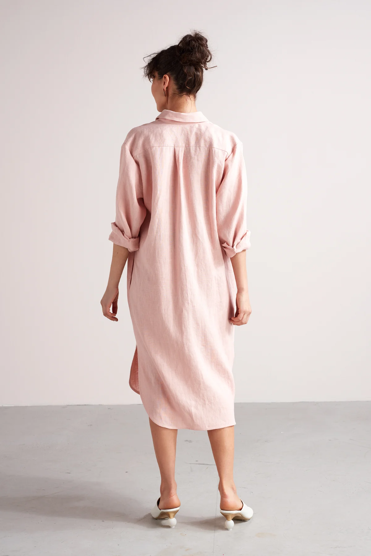 ANRI midi linen shirt dress in dusty pink - Image 5