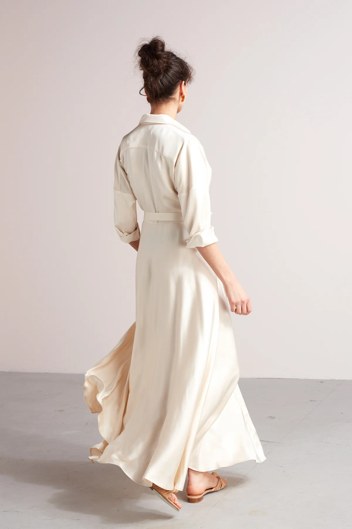 BLANCA maxi shirt dress in light cream - Image 4