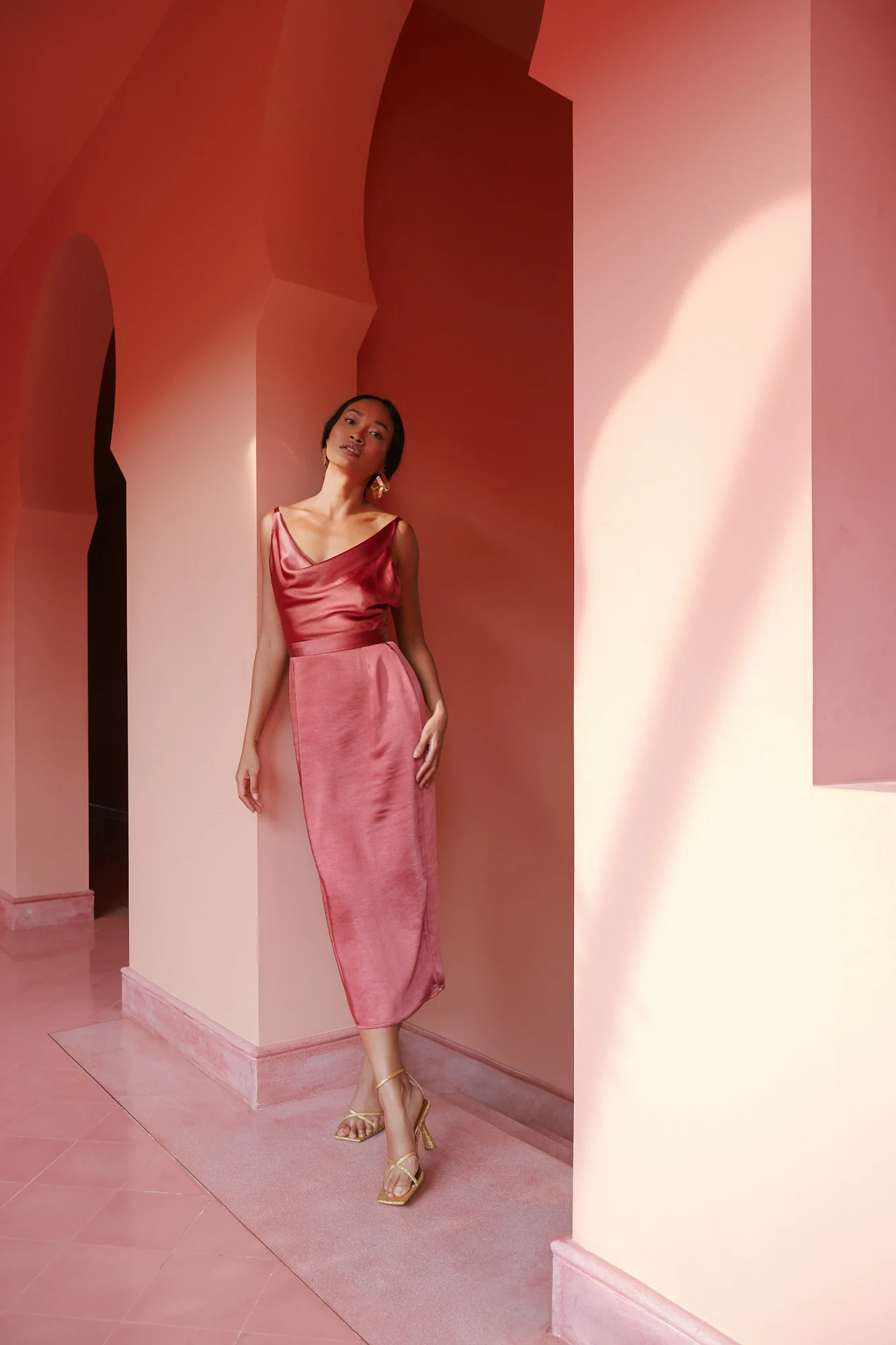 KAMEA brick red backless cocktail dress - Image 7