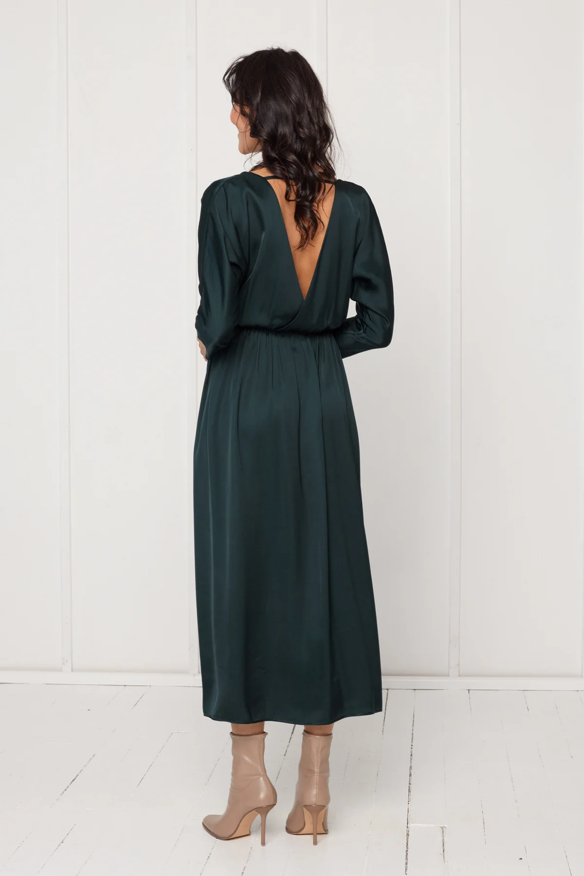 CIARA oversized kimono sleeve midi dress in dark green - Image 3