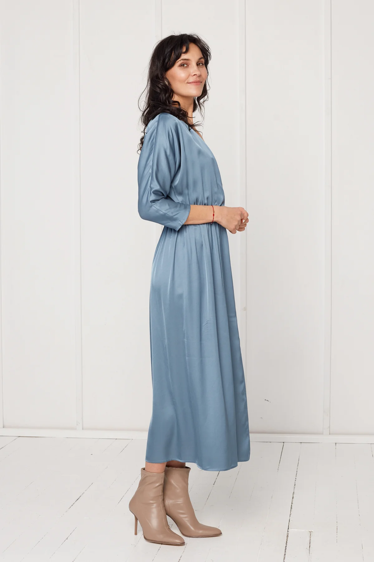 CIARA oversized kimono sleeve midi dress in stone blue - Image 3