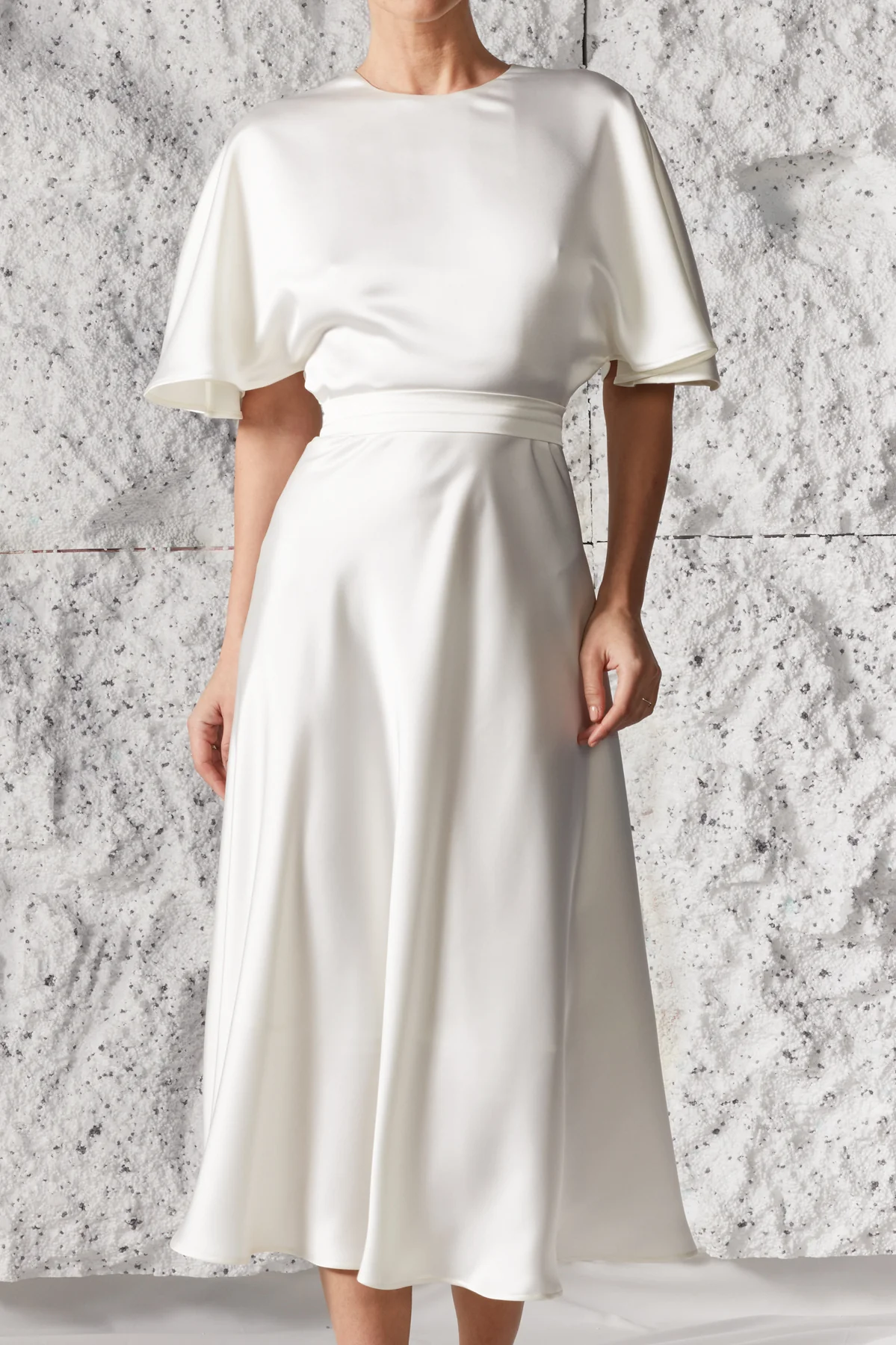 DAHLIA midi wedding dress with butterfly sleeves - Image 5