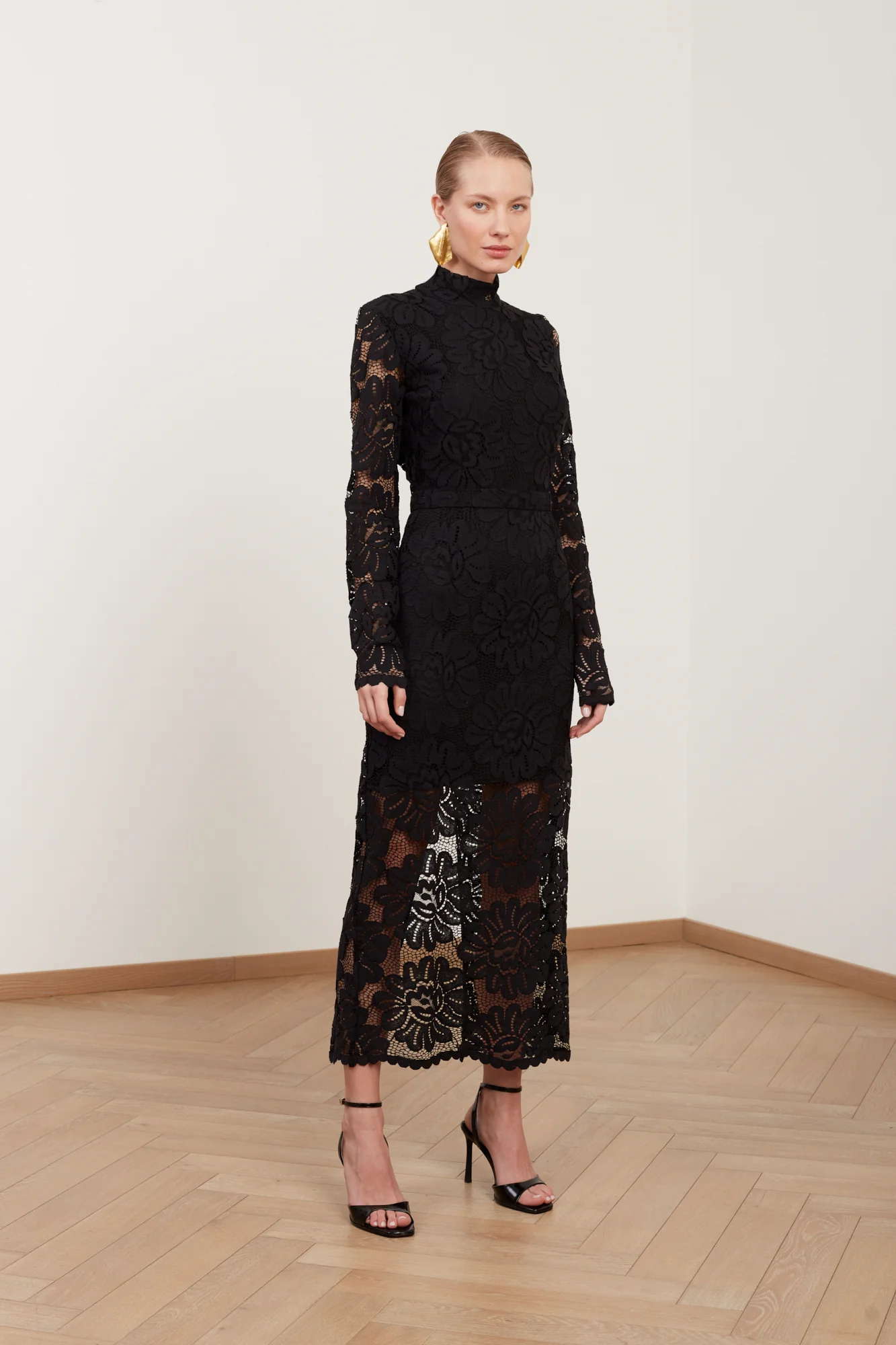 ELENA black floral lace midi dress with open back - Image 3