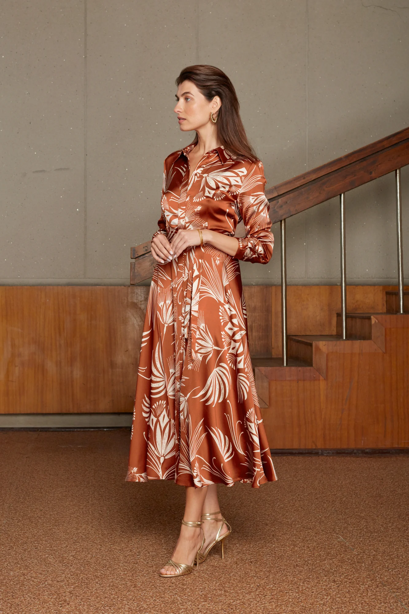 EVAN floral printed brown midi shirt dress - Image 5