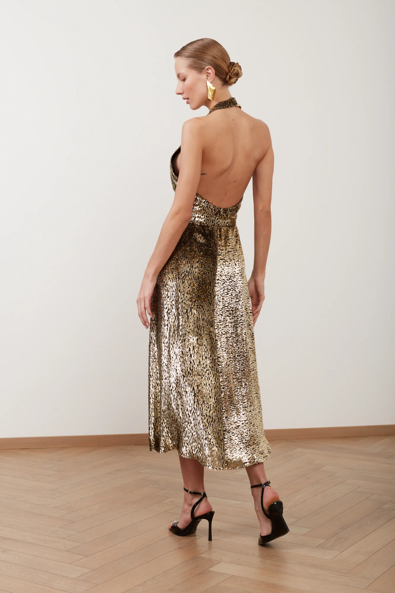 FARAH Black Golden Velvet Silk Midi Dress - Image 7