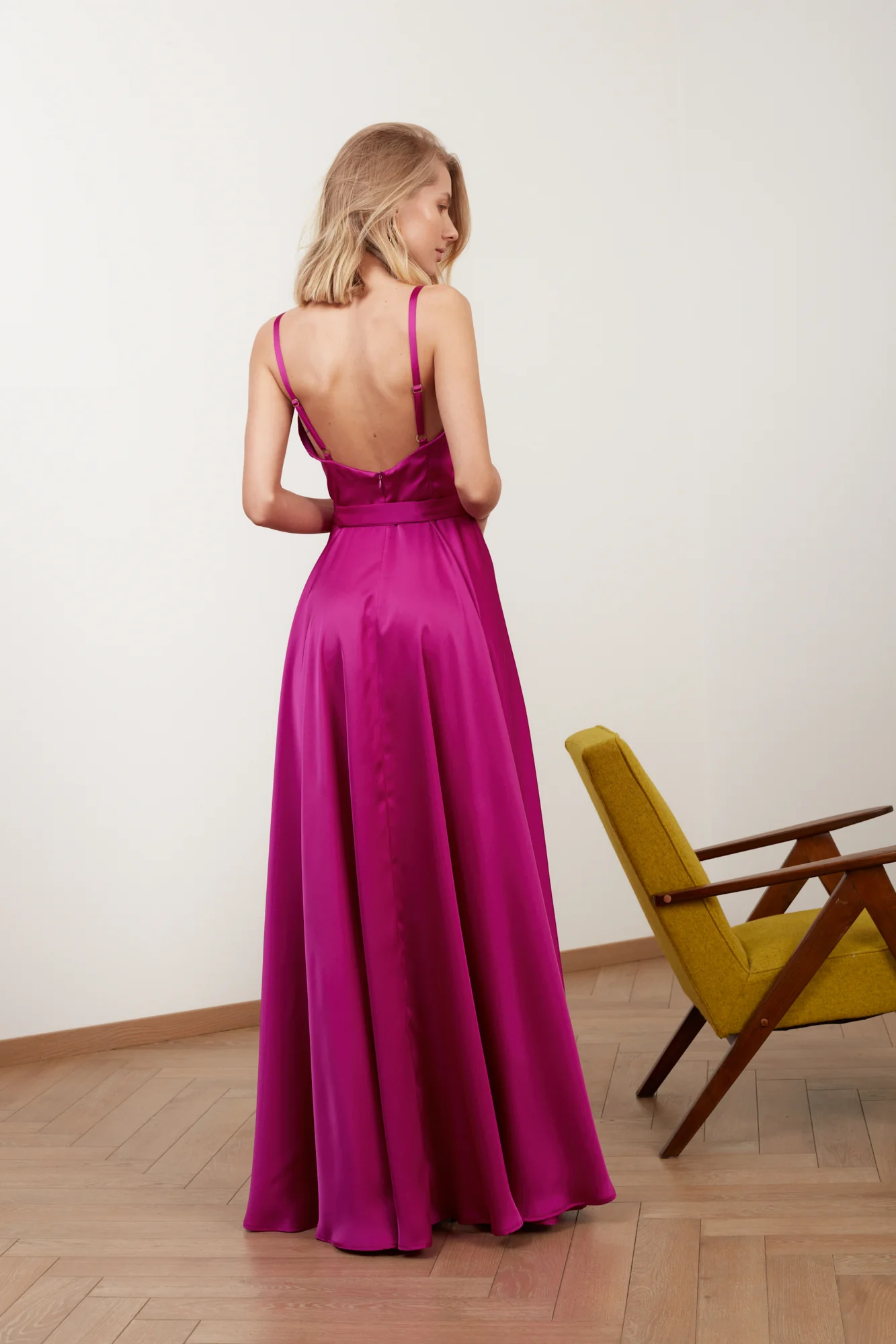 FREYA fuchsia pink satin long evening dress - Image 7