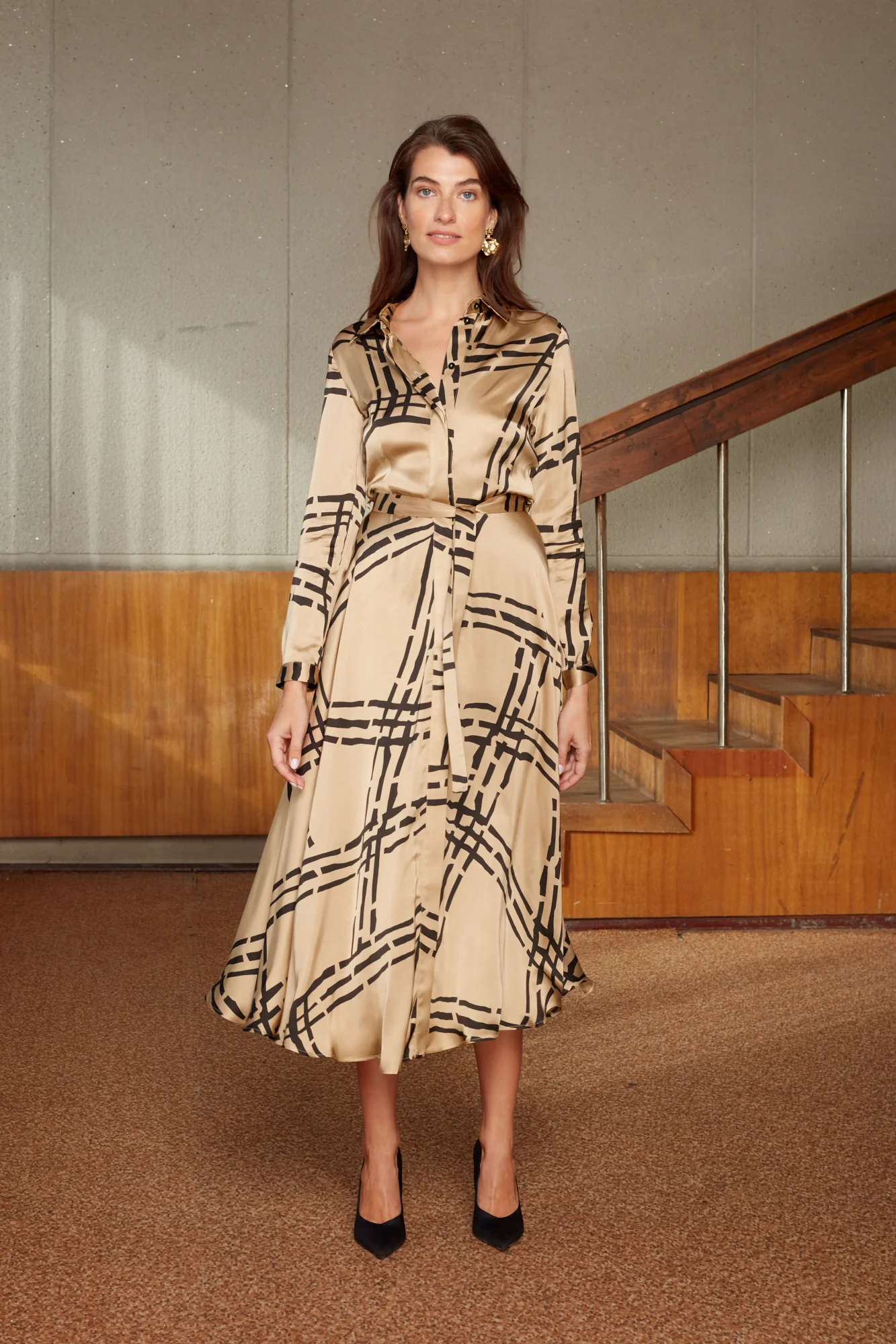 GEMMA beige graphic print midi shirt dress - Image 4