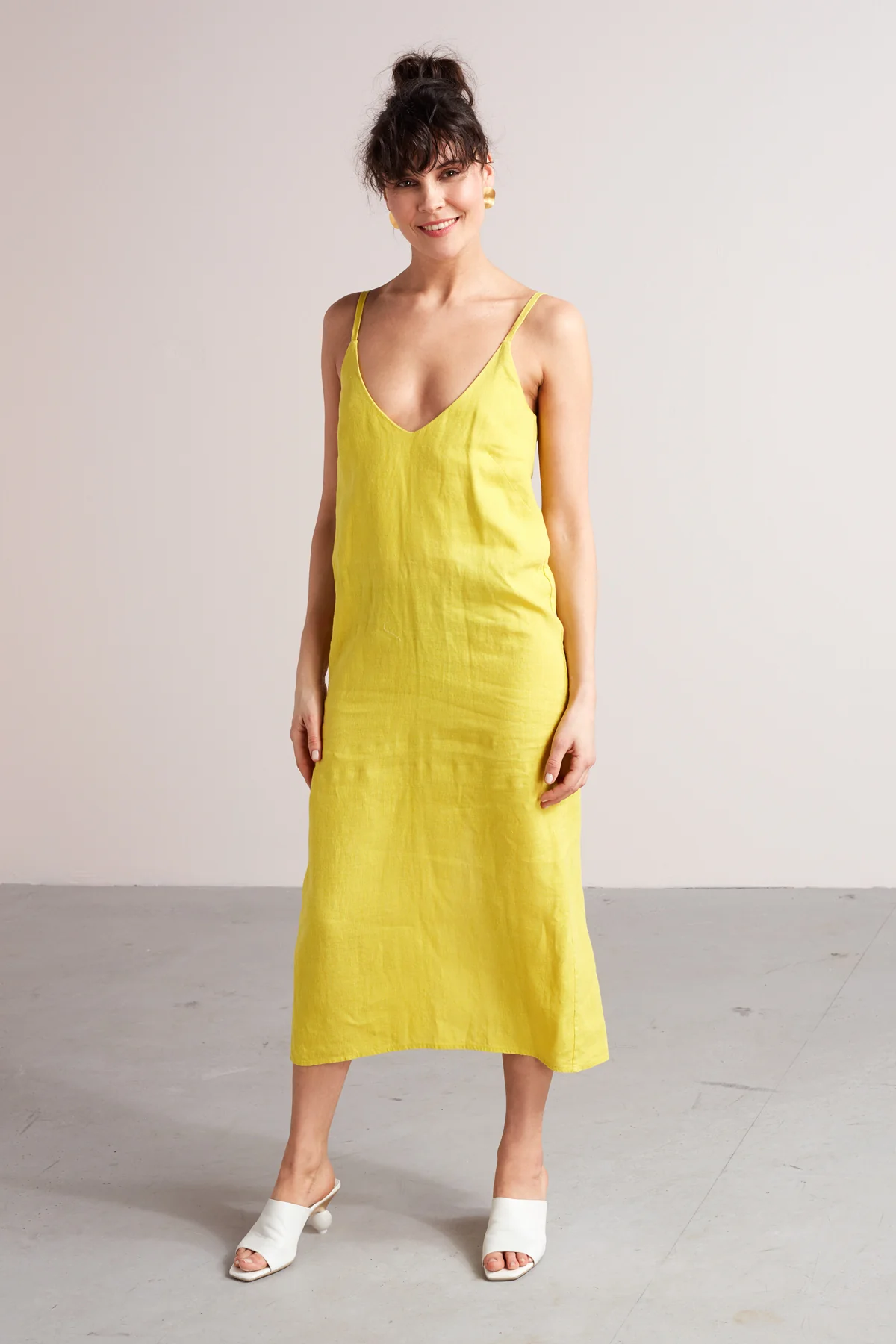 HANI midi linen slip dress in lemon yellow - Image 3