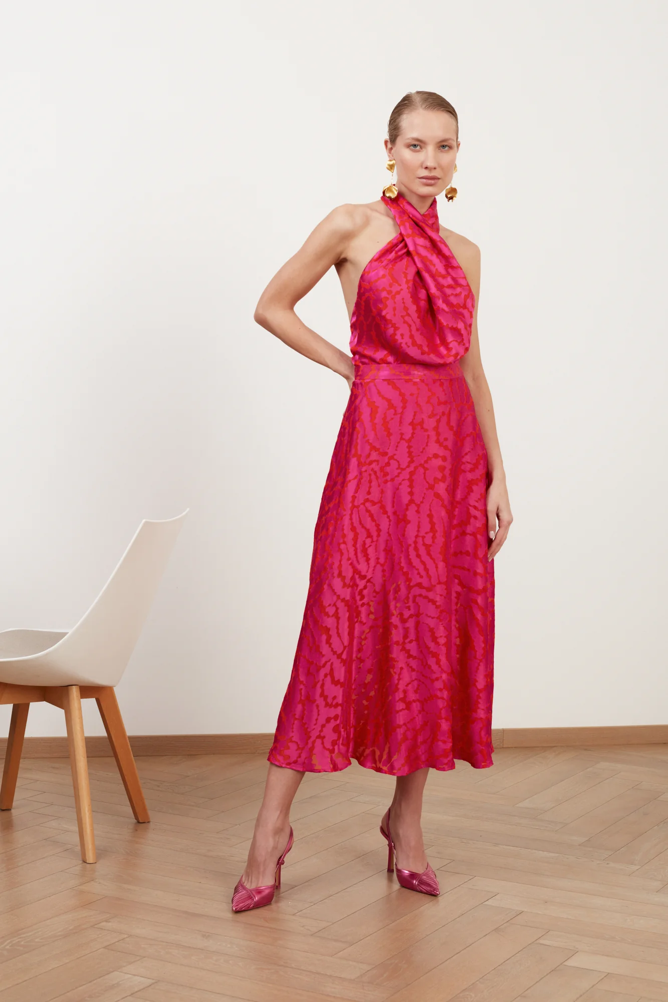 HEIDI red fuchsia print halter neck midi dress - Image 4