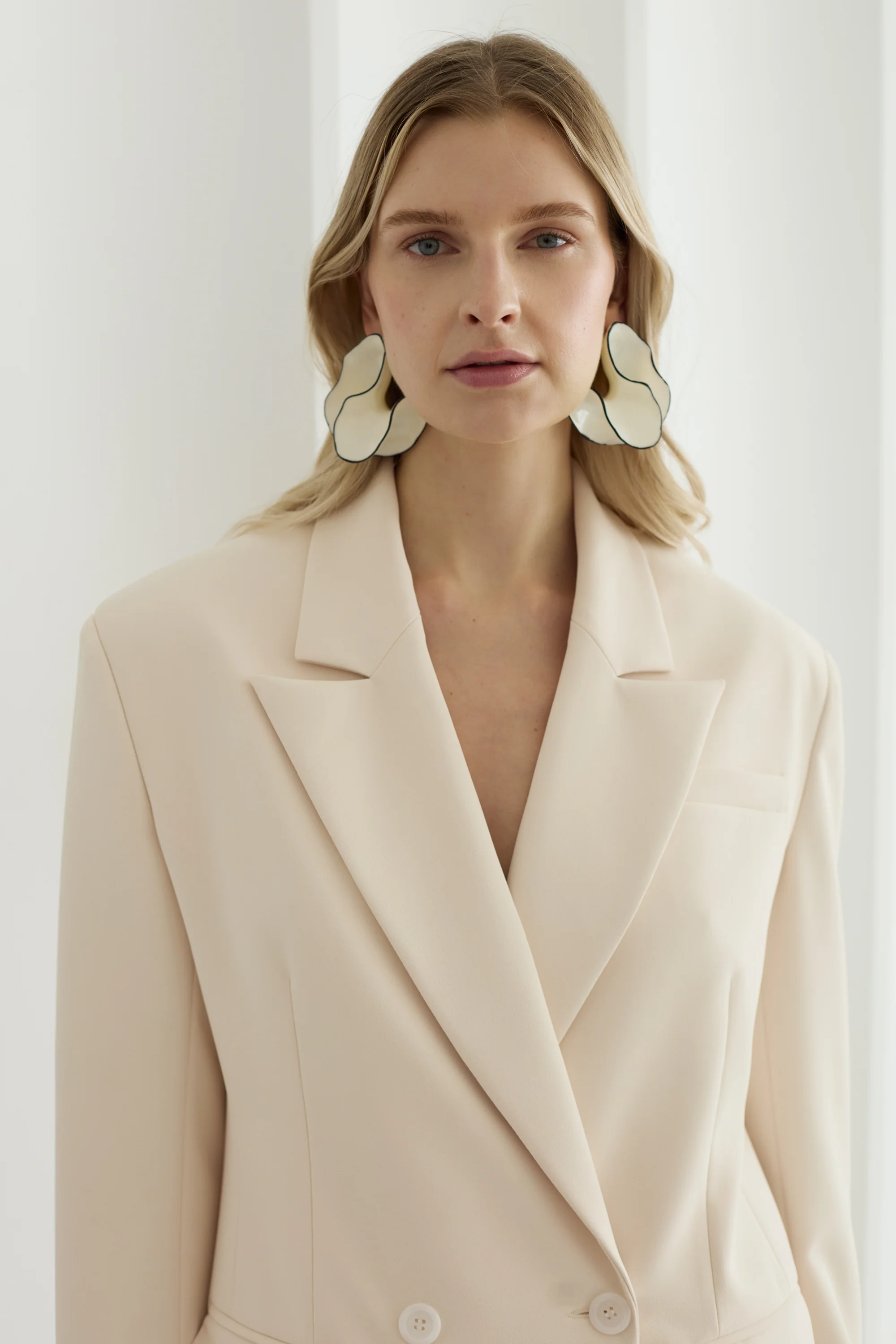 HOUDA Oversized Cream Midi Blazer Dress - Image 5