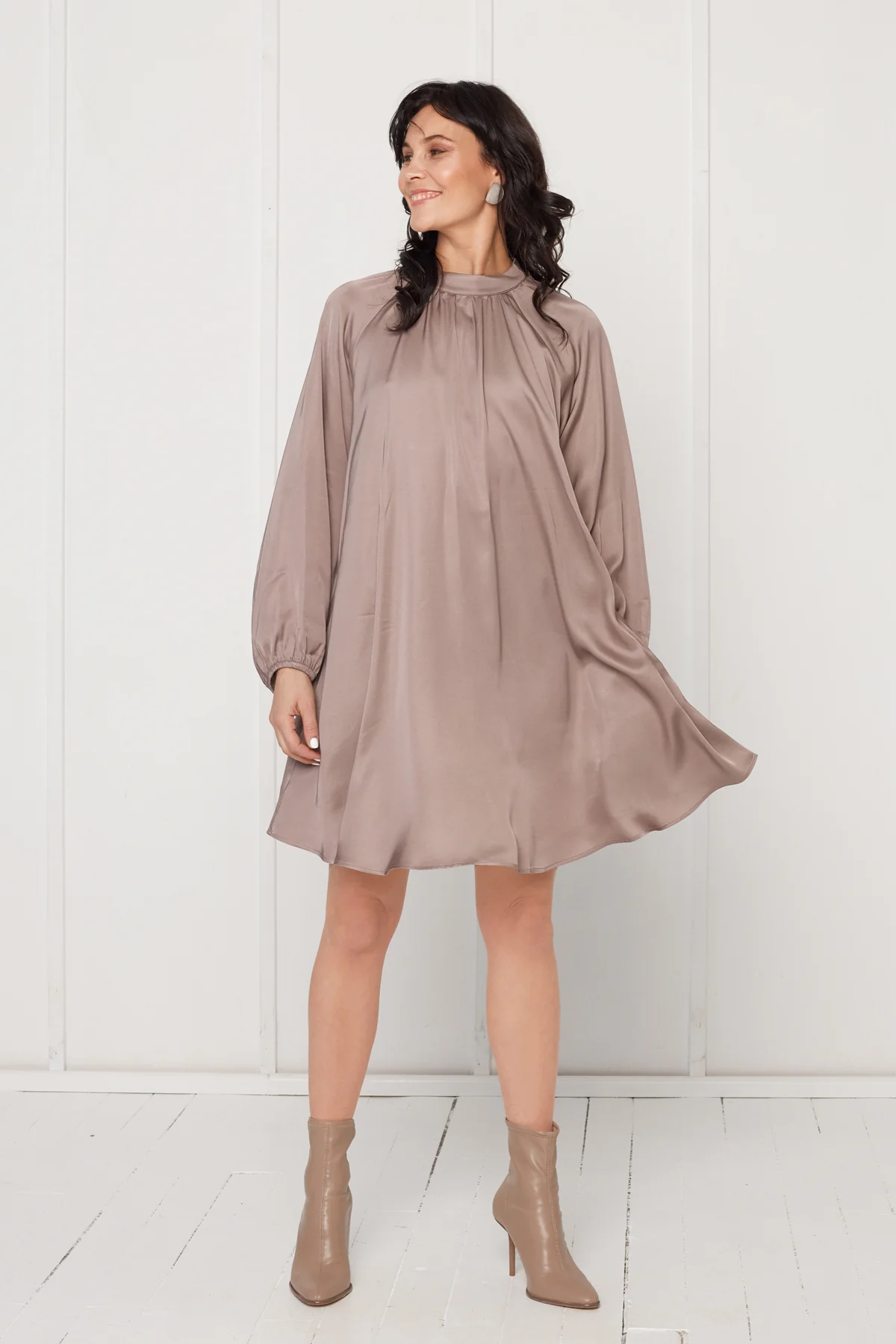 LILA fluttering midi dress in taupe - Image 4