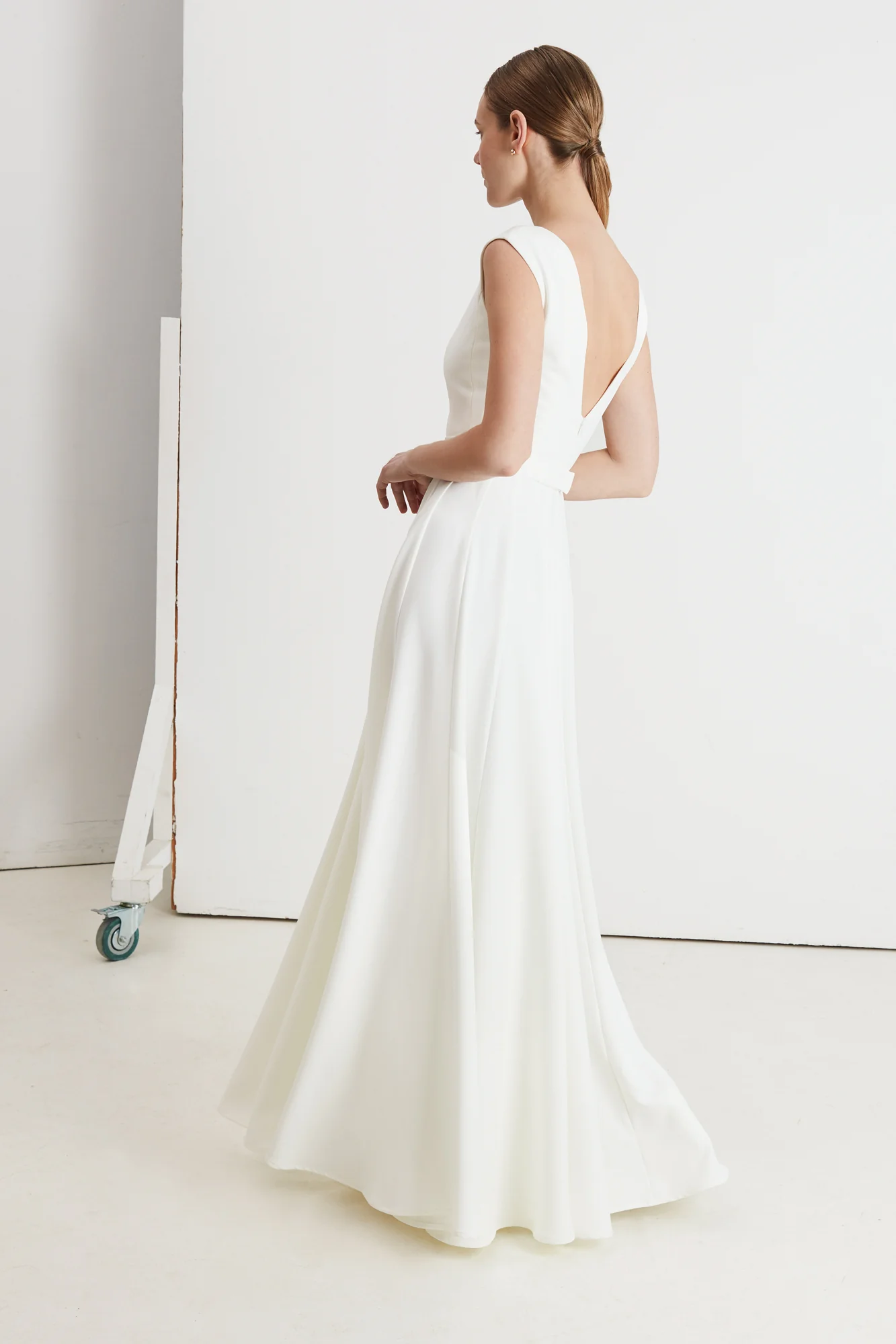 MELINA white flowing wedding dress - Image 4