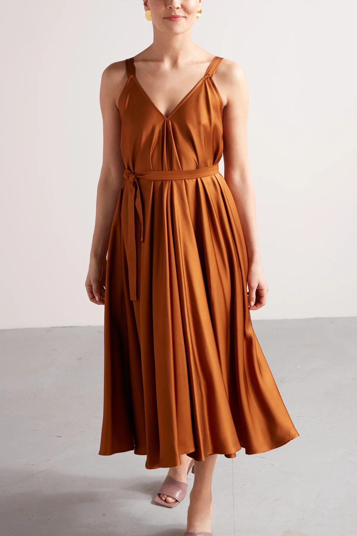 MONA fluttering midi dress in bronze - Image 2