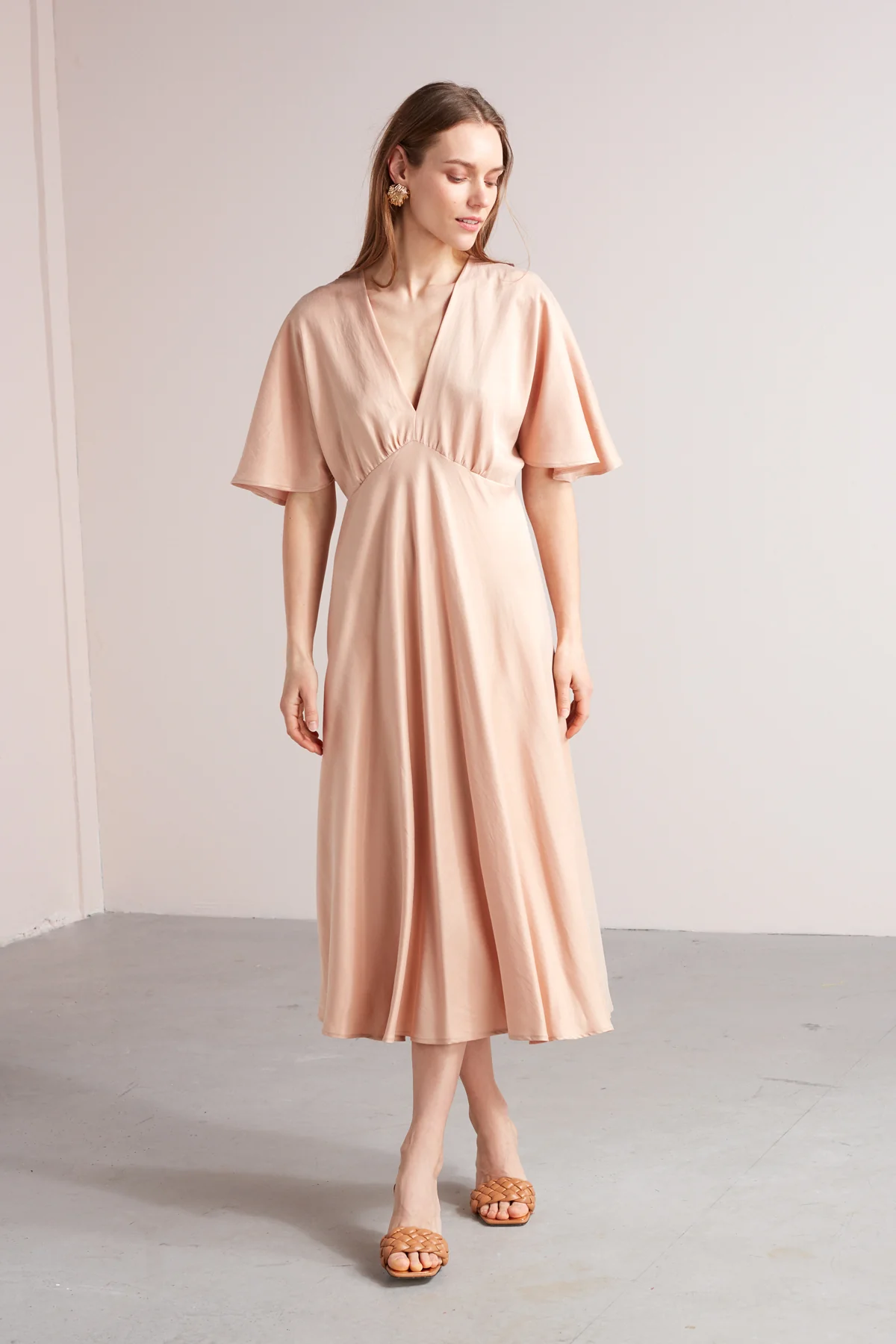 NORA midi butterfly sleeves dress in dusty coral - Image 3