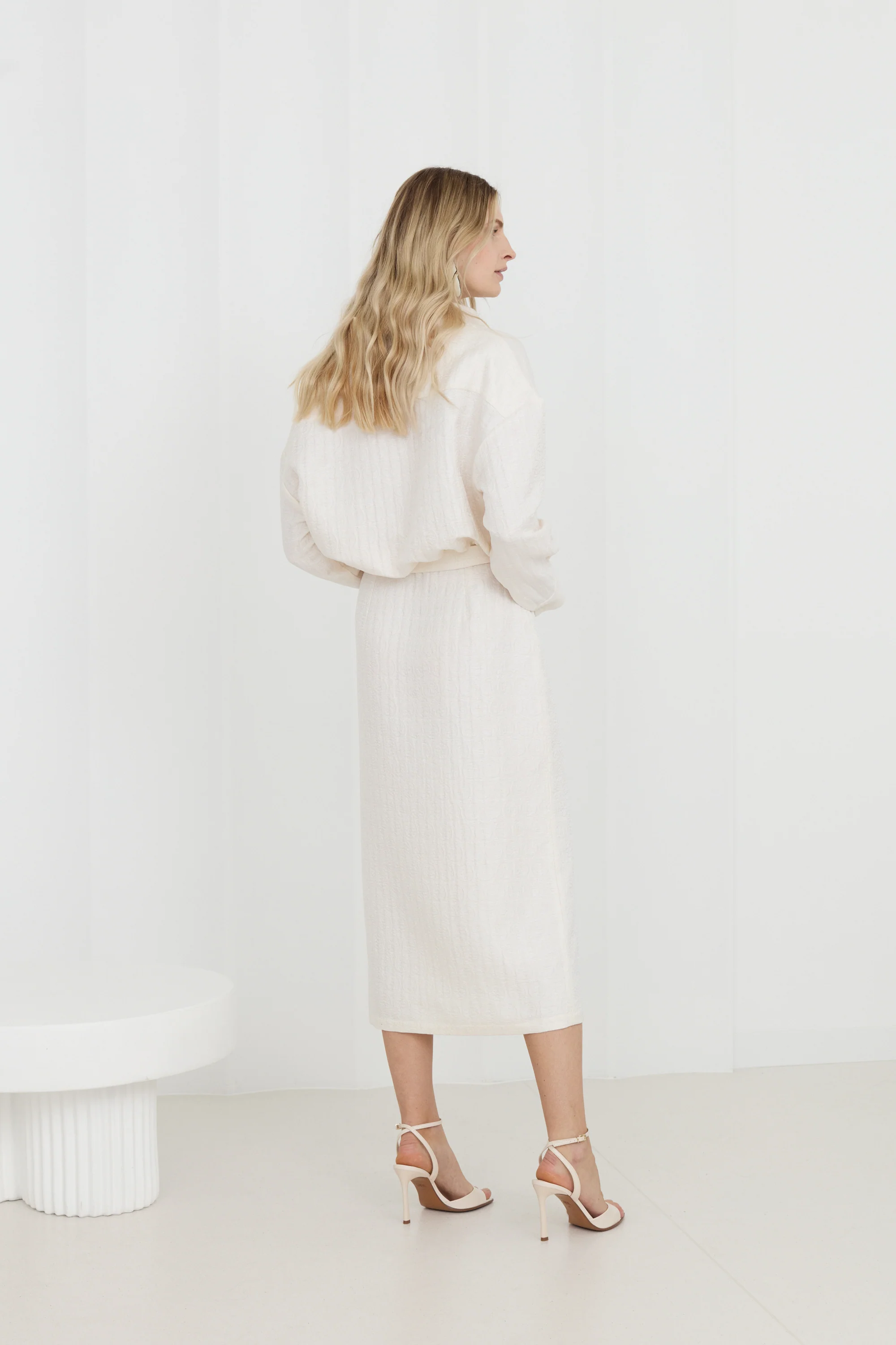 OLINE Off-White Midi Shirt Dress With Pencil Skirt - Image 4