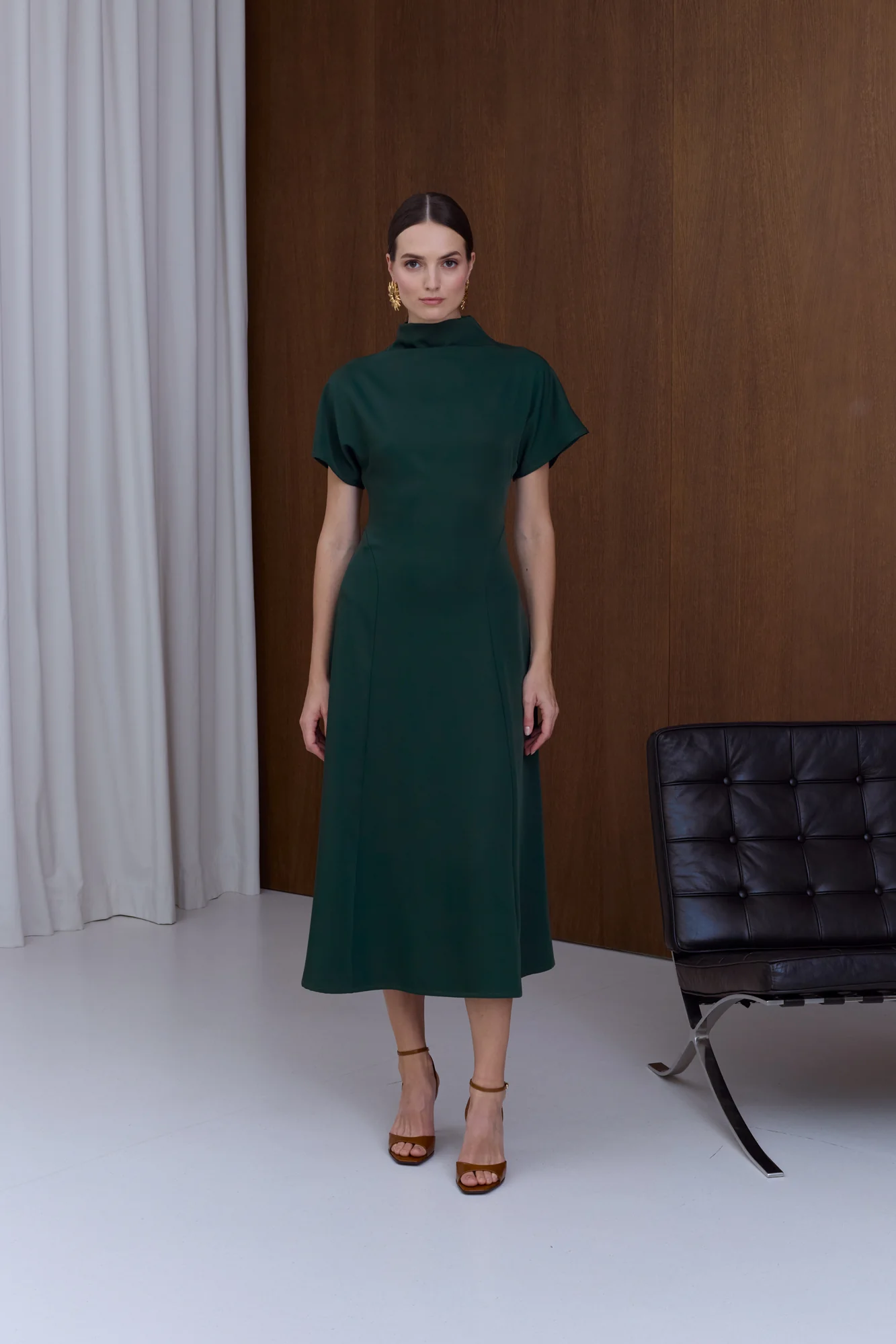 TORI Deep Green Structured Midi Dress - Image 3