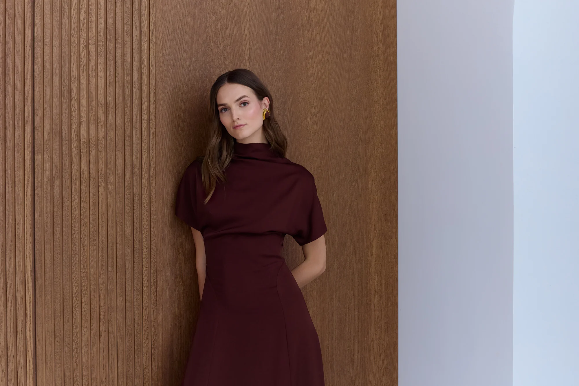 TORI Burgundy Structured Midi Dress - Image 5