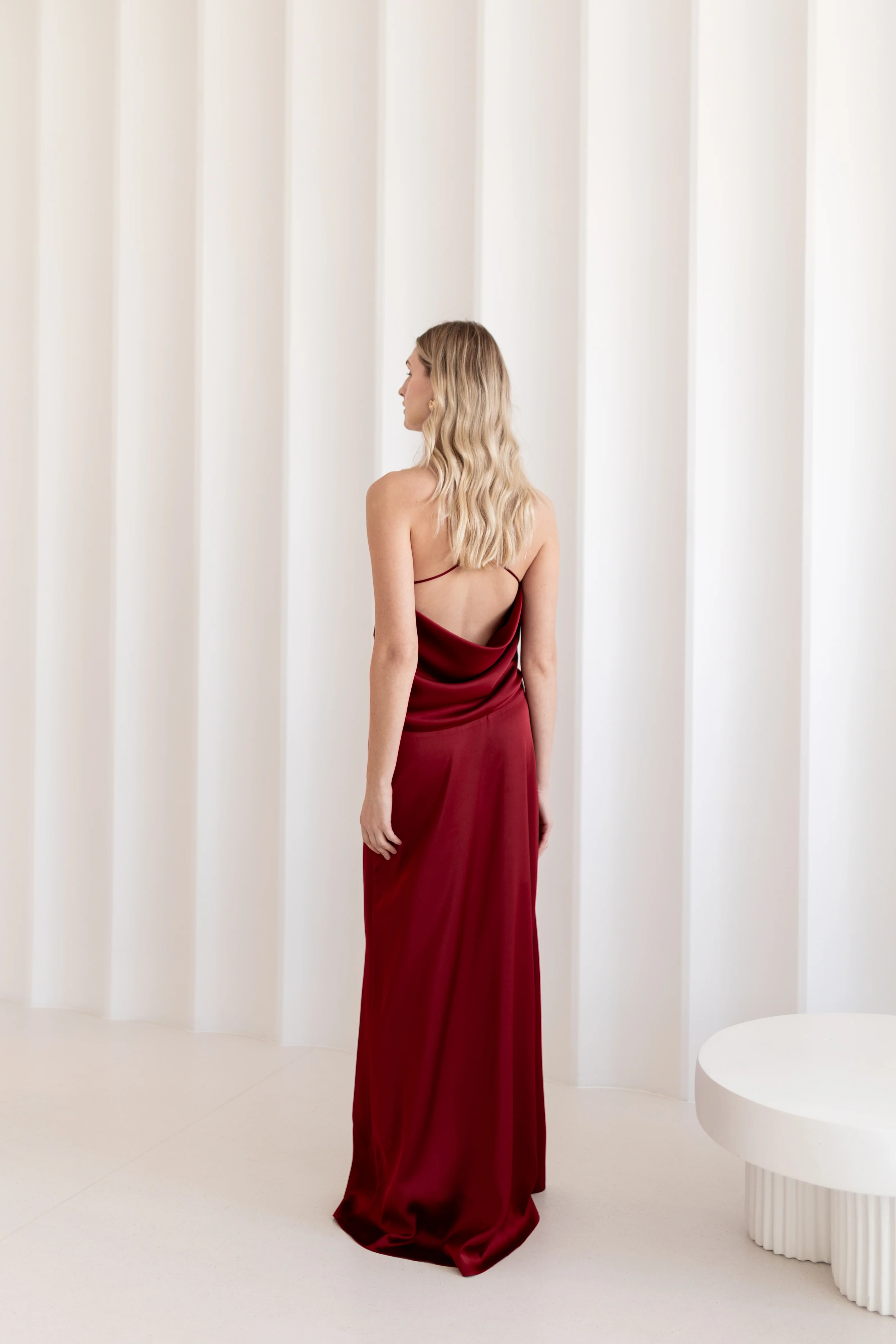 VERA Red Evening Dress with X-Shaped Neckline - Image 5