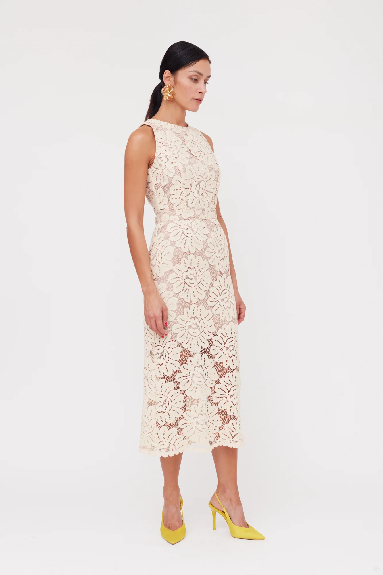 YEMA Pastel Floral Lace Cut Out Back Midi Dress - Image 4