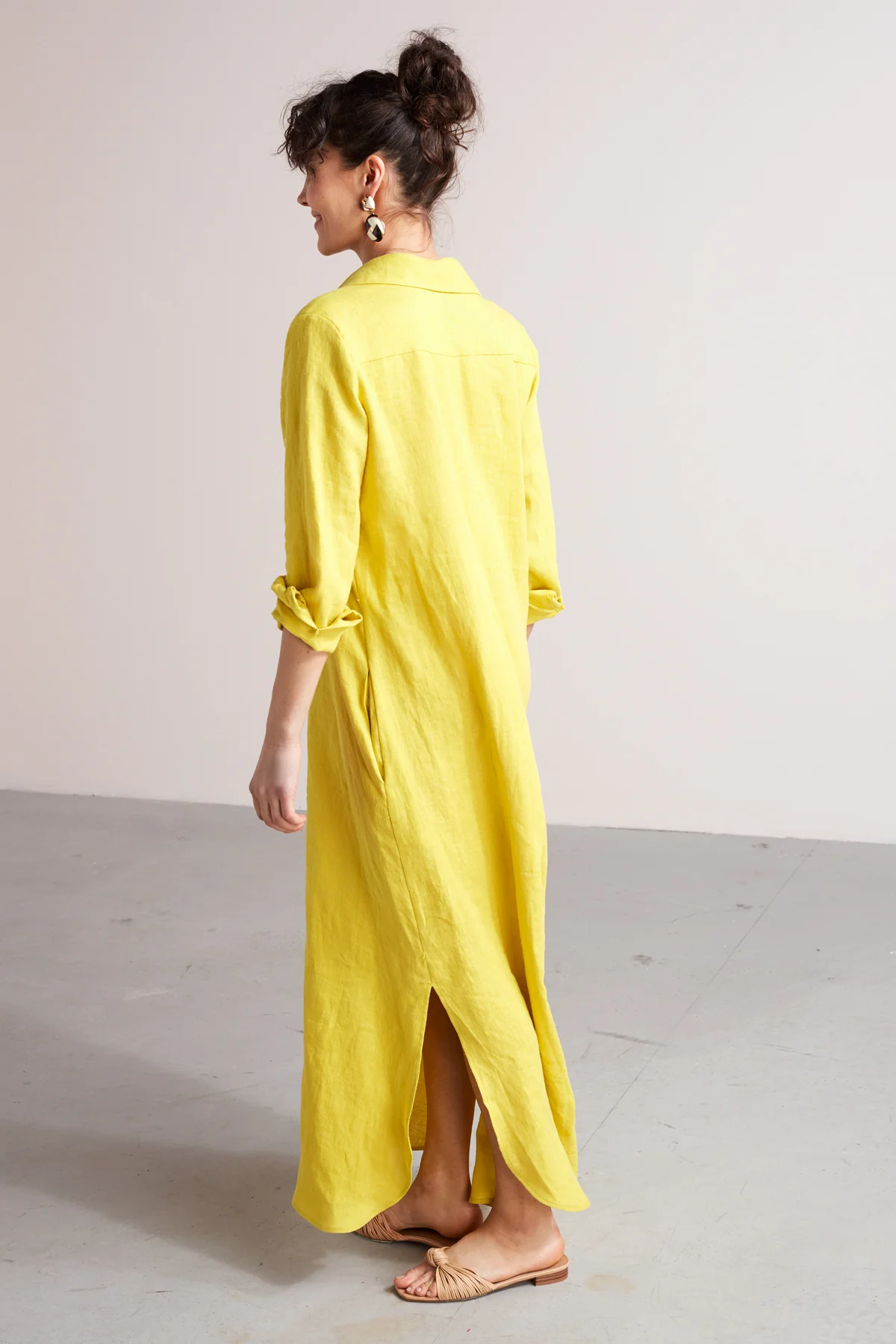 ZUMA A silhouette linen midi shirt dress in lemon yellow - Image 3