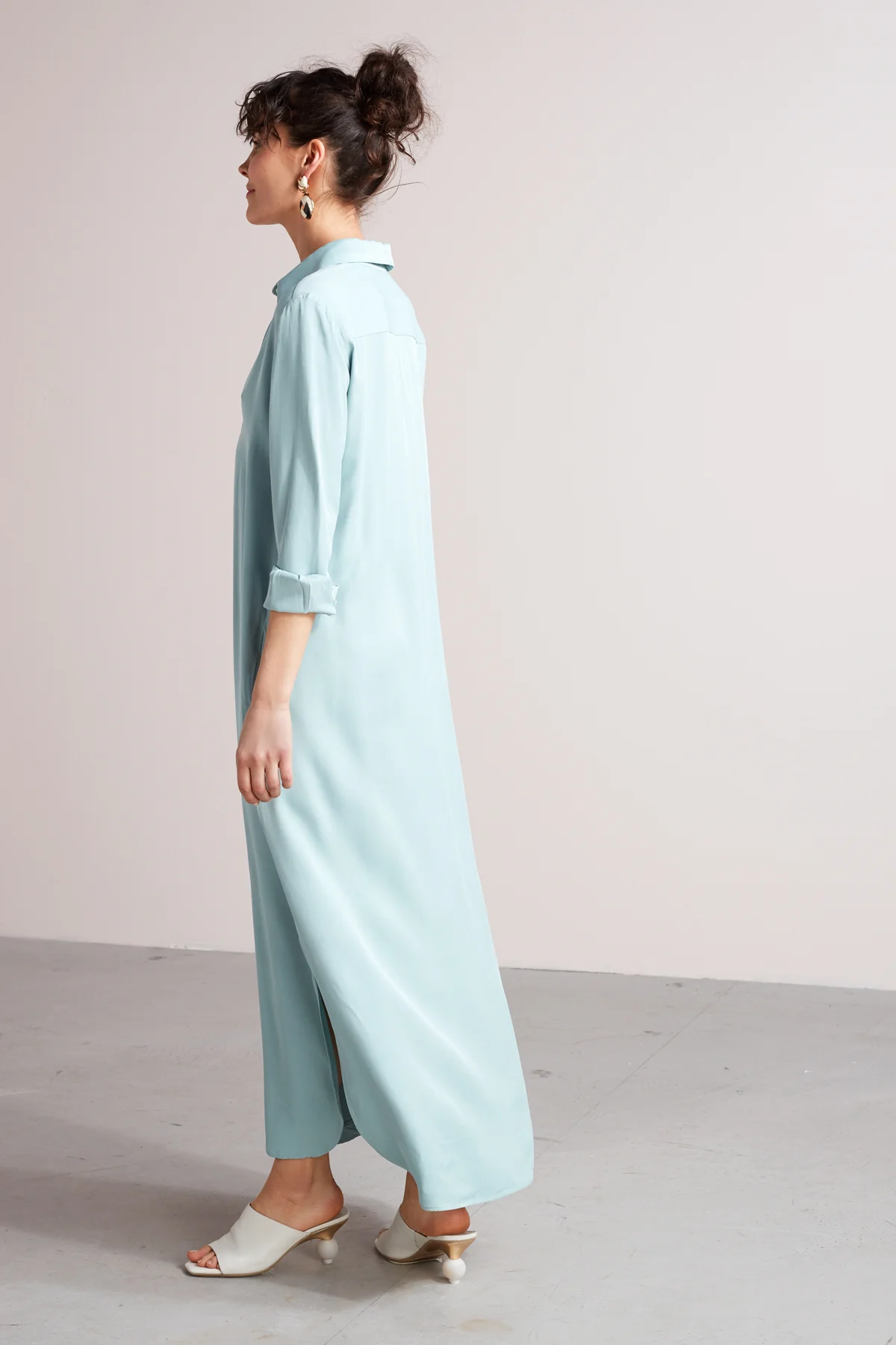 ZUMA A silhouette midi shirt dress in dusty blue - Image 4